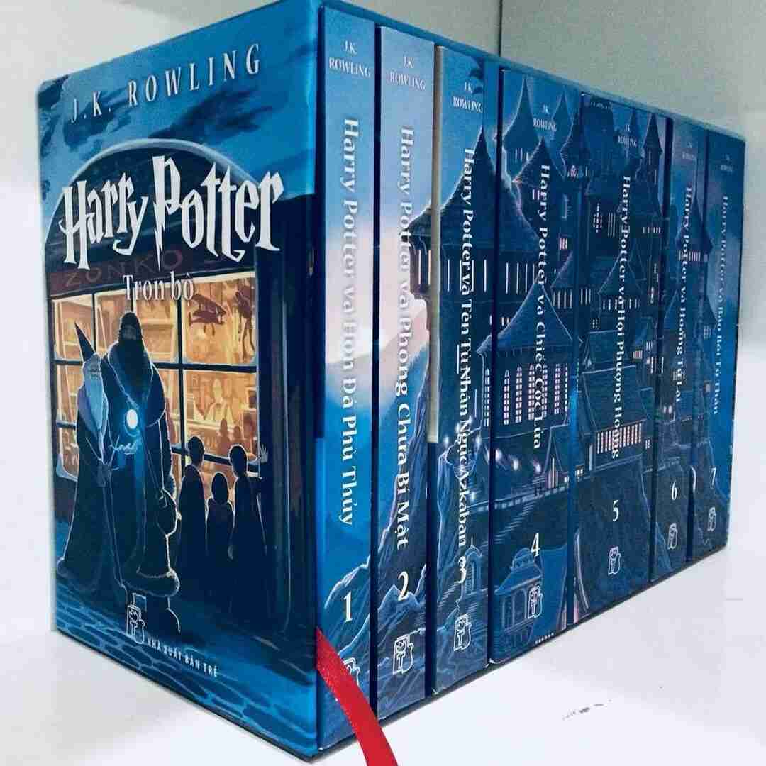 Bộ truyện Harry Potter đang được bán trên thị trường hiện nay