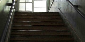 Chuyện thứ 2: Cầu thang 13 bậc