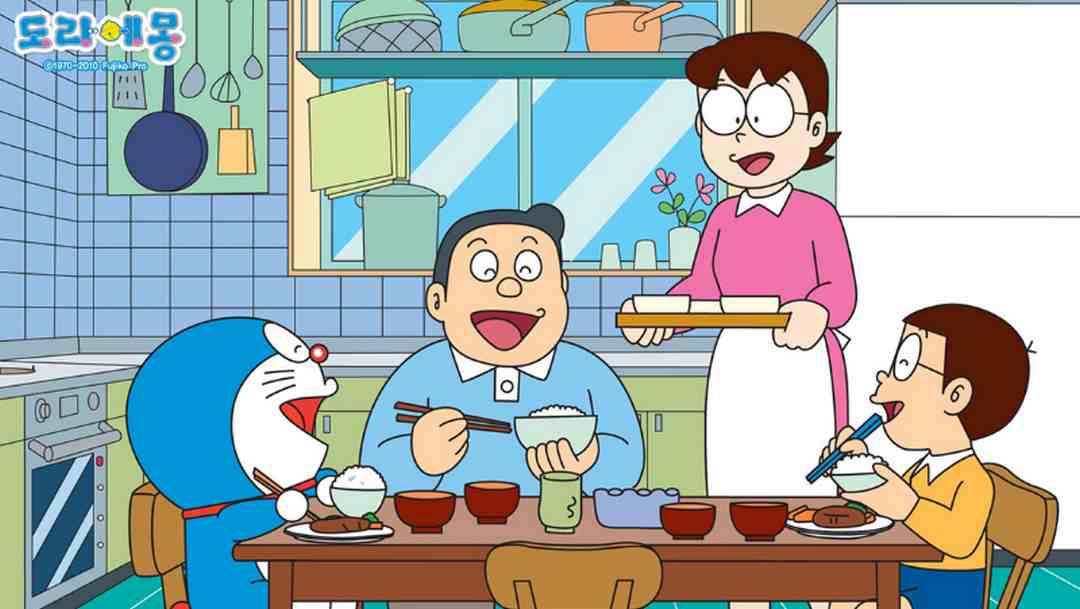 Mẹ của Nobita sở hữu khuôn mặt tròn và đôi mắt đẹp long lanh